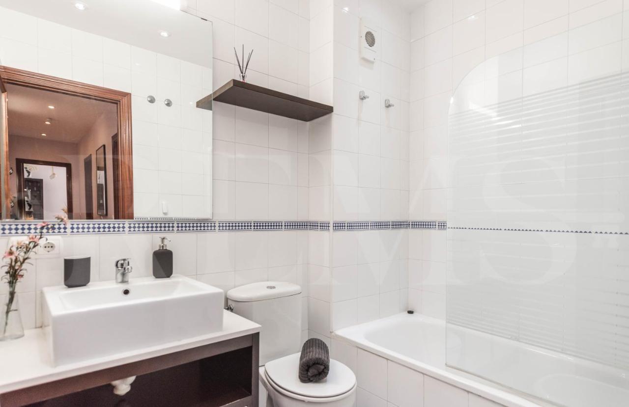 Inviting Apartment In The Heart Of Malaga By Rems מראה חיצוני תמונה