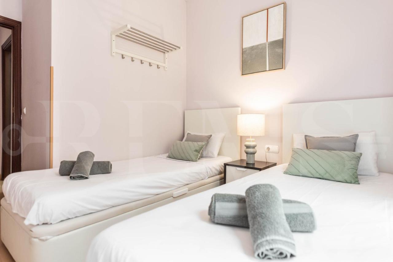 Inviting Apartment In The Heart Of Malaga By Rems מראה חיצוני תמונה