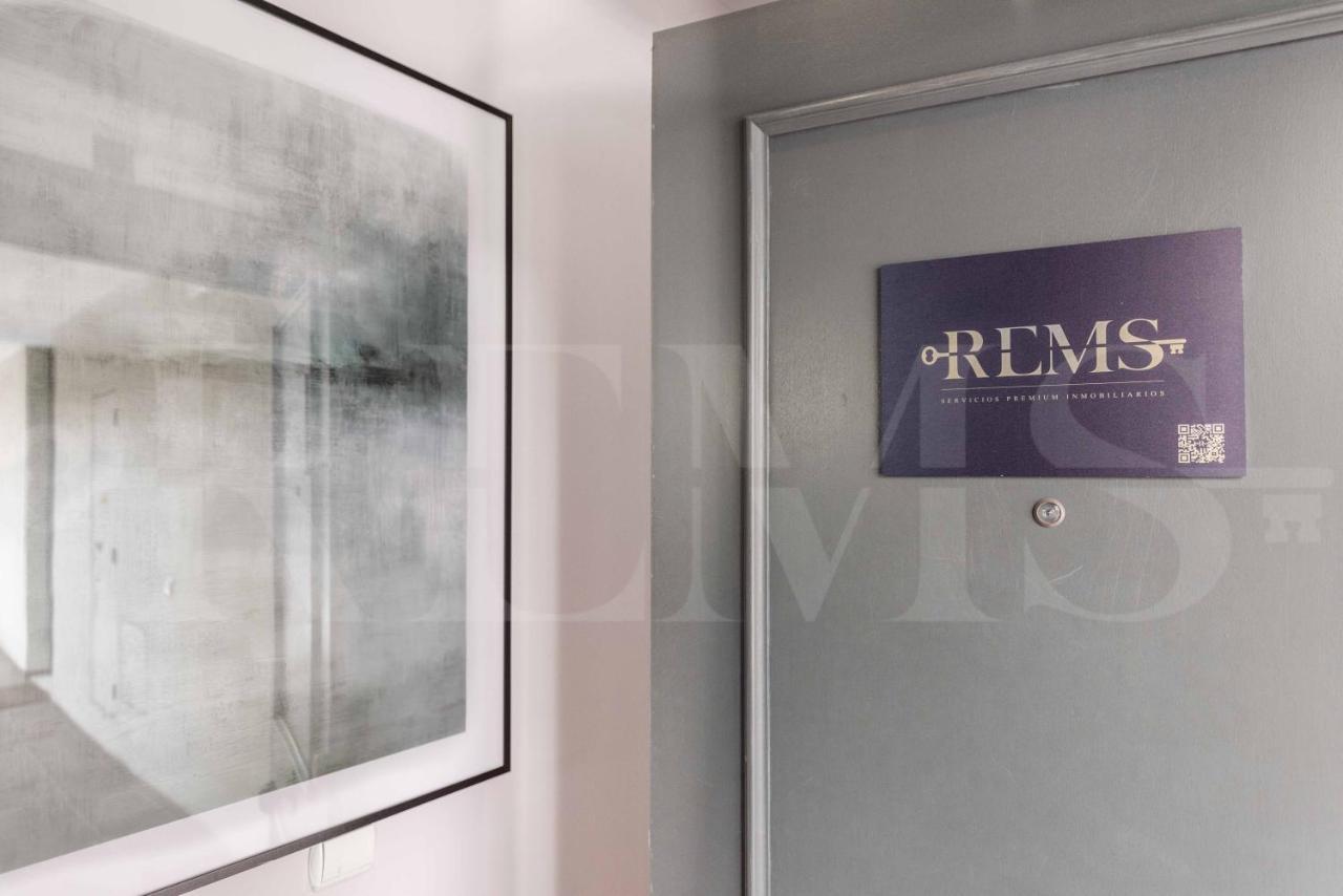 Inviting Apartment In The Heart Of Malaga By Rems מראה חיצוני תמונה